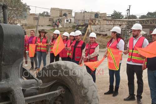 Video: Da Omar Sánchez banderazo de rehabilitación de caminos saca-cosecha en Calimaya 